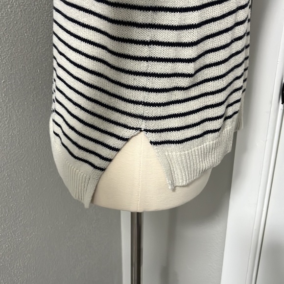 American Eagle Sweater with Zippers - Picture 4 of 12